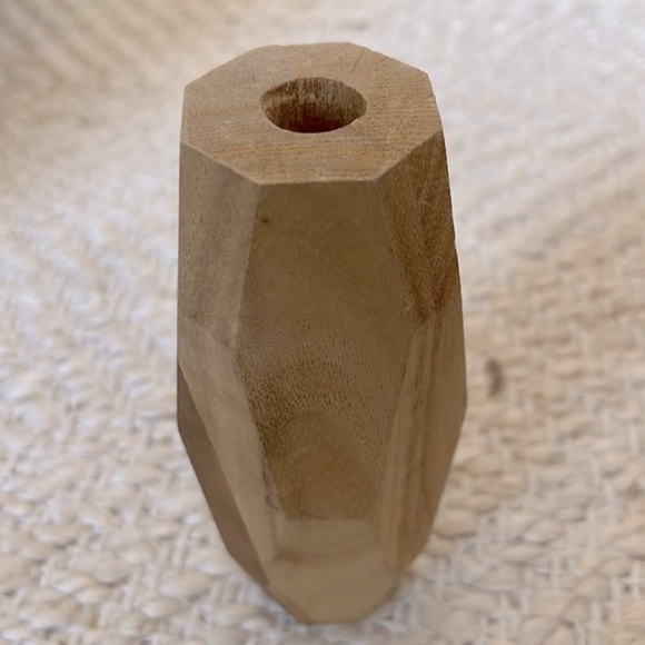 WOODEN HOLDER - GORGEOUS HANDCRAFTED WOOD AND NATURAL DETAILS - Picture 2 of 3